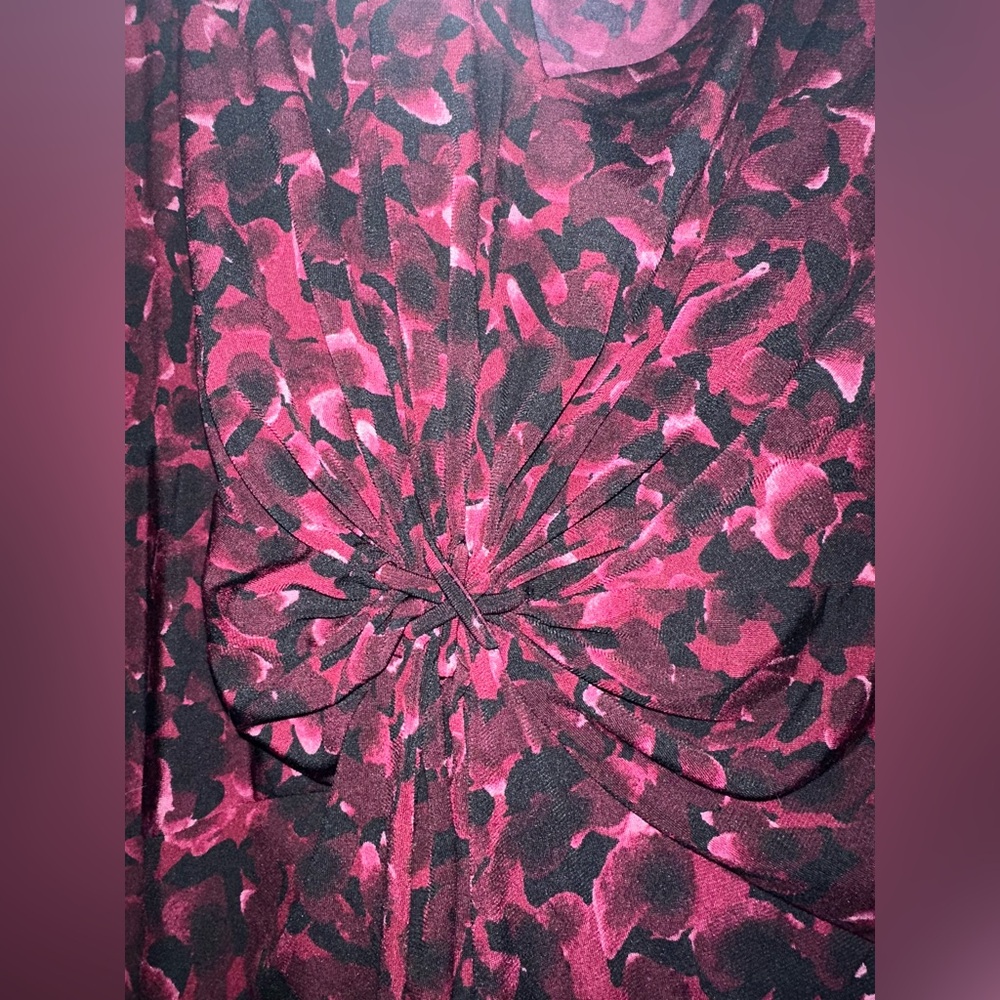 Elegant Purple Floral V-neck Dress - Picture 2 of 4